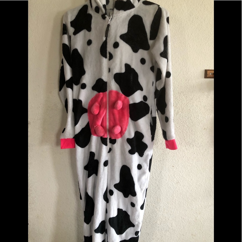 Cow onesie 🐮